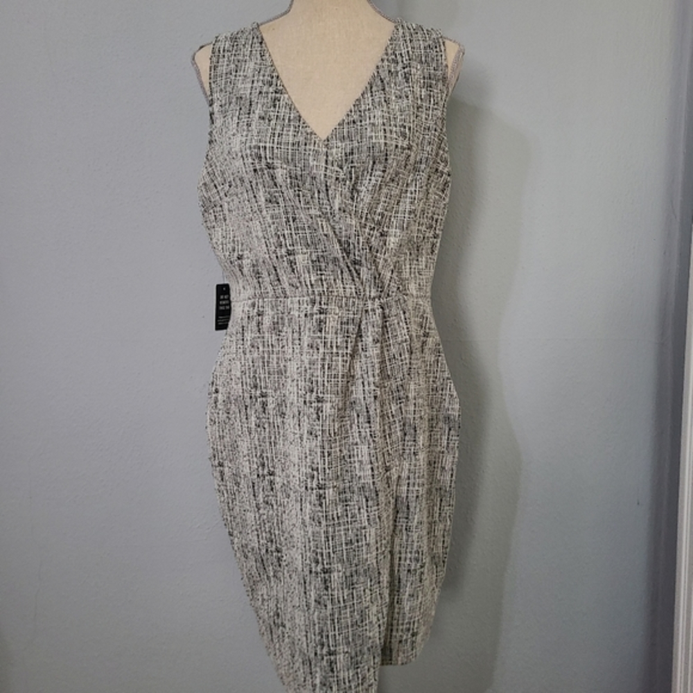 Express Black‎ and White Patterned Dress Size Large